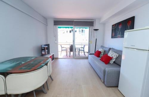 La Pineda Apartment | DIFFERENTFLATS Dms