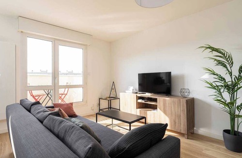 Yves Farge - Le Fleuve Apartment | Dify Bollier - Quartier Gerland