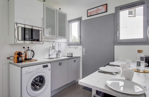 7th Arrondissement Apartment | DIFY Malot - Jean Macé