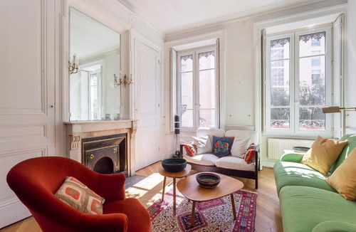 Saint Michel - Mairie Apartment | DIFY Romance - Saxe Gambetta