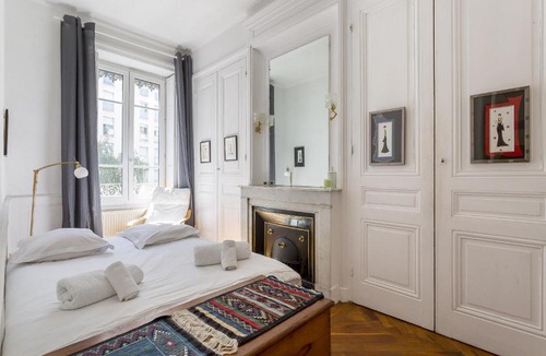 Saint Michel - Mairie Apartment | DIFY Romance - Saxe Gambetta