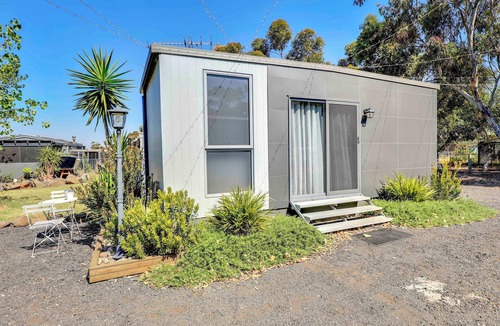 Diggers Rest Cabin | Diggers Rest self contained Tiny Home with WIFI