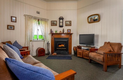 Stanthorpe House | Dillons Cottage