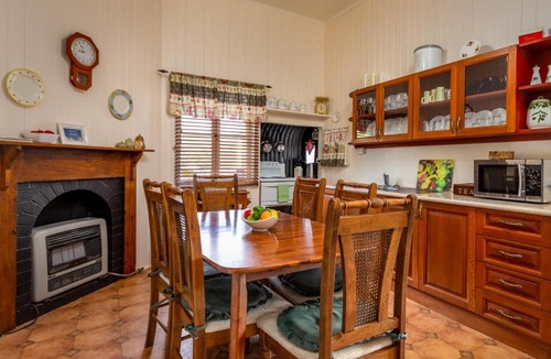 Stanthorpe House | Dillons Cottage