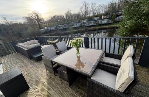 Bont Newydd Ski Chalet | Dillons Lakeside Lodge