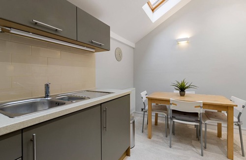 Exeter Apartment | Dillywicks by Staytor Accommodation
