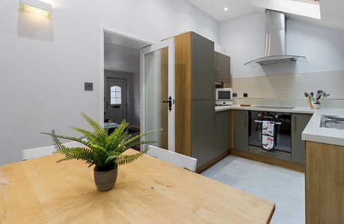 Exeter Apartment | Dillywicks by Staytor Accommodation