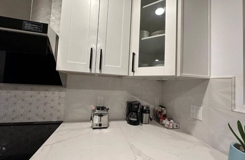 Dimond House | Dimond Abode #1 Modern 2BR/2BA with EV Charger