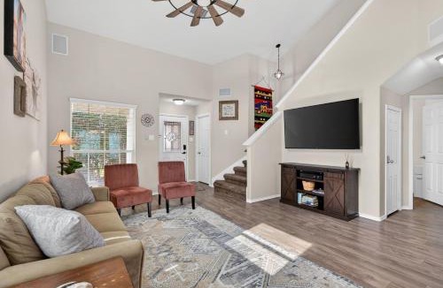 Temple House | Dimples in Temple - Texas Charm & Modern Comfort home
