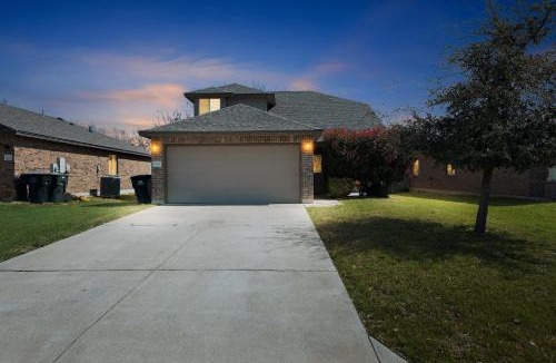 Temple House | Dimples in Temple - Texas Charm & Modern Comfort home