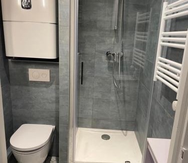 Dinard Apartment | Dinard: studio à 100 m de la plage de L'Ecluse