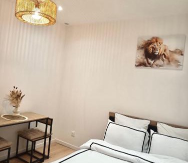 Bois-Colombes Apartment | Dinas home