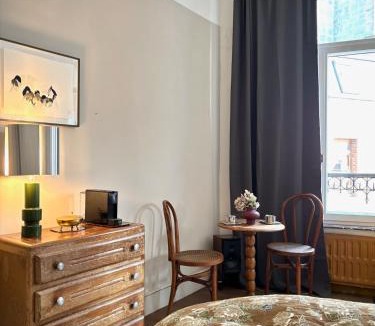 Solre-le-Chateau House | Diner, Nuitée, Petit Déjeuner dans Maison d'Arts