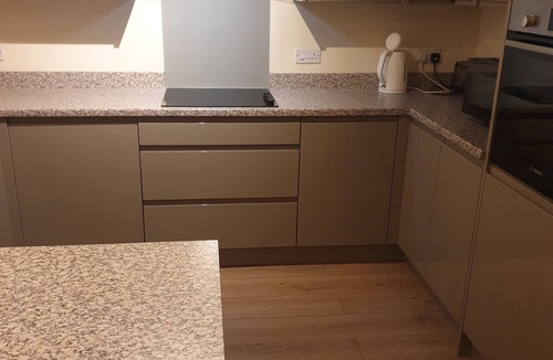 Severn Beach House | Dingle Corner professional luxury accommodation