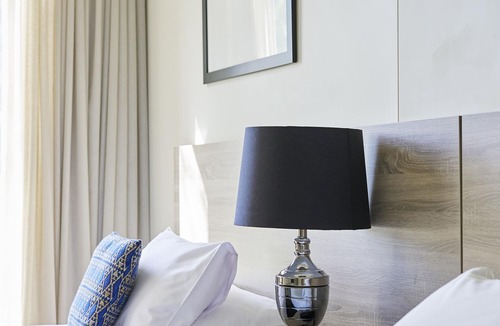 Dingley Village Hotel | Dingley Hotel