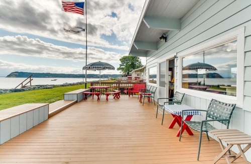 Clinton House | Dinnsen's Den