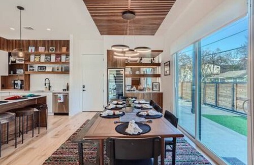 Chestnut House | Dip into the 512 Experience! 6 BDRMS W/Pool Mins to DT