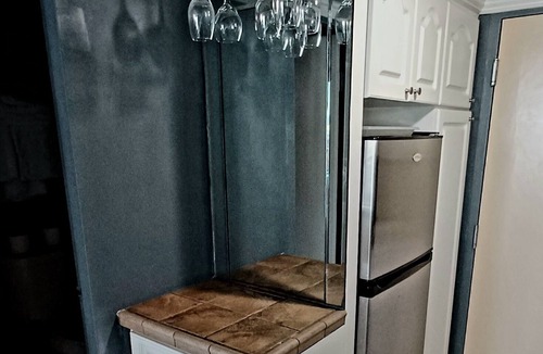 Sunny Isles Beach Apartment | Direct access to the beach, Oceanfront, Beachfront. High speed wifi internet.