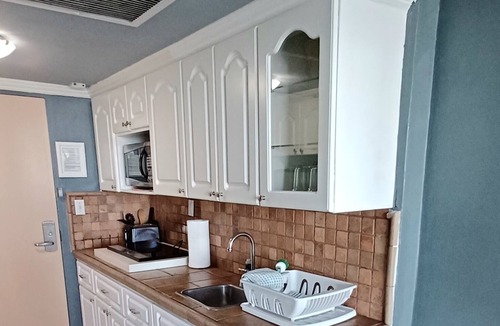 Sunny Isles Beach Apartment | Direct access to the beach, Oceanfront, Beachfront. High speed wifi internet.