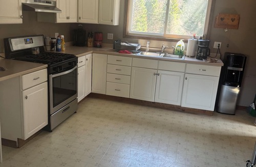 Copenhagen House | Direct ATV trail access in Montague and located on The Deer River