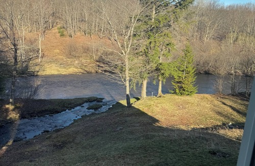 Copenhagen House | Direct ATV trail access in Montague and located on The Deer River