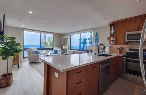 North Pacific Beach Condo | Direct beach access, ocean view, pool and parking
