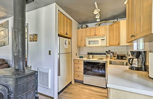 Grand Lake Cabin | Direct Beach Access: Grand Lake Cabin w/Deck!
