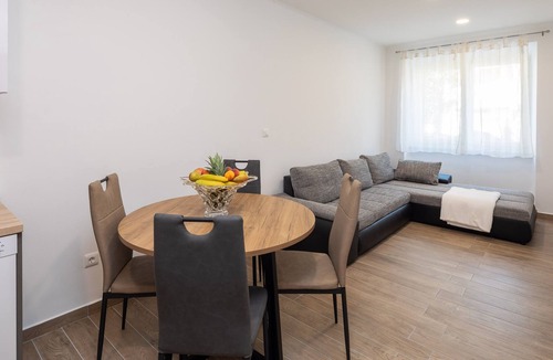 Jesenice Apartment | Direct Beach Apartment