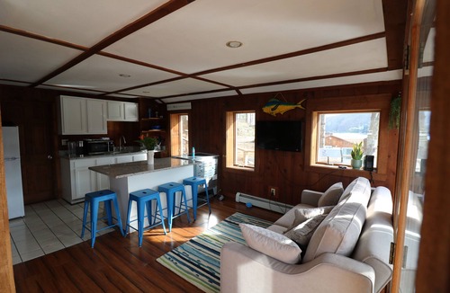 Waterford House | Direct Beach Front