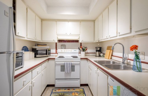 Palm Beach Shores Condo | Direct Beach Access - Poolside Coastal Condo