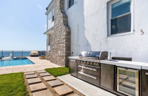 Niantic House | Direct Beach Water Front with Heated Pool