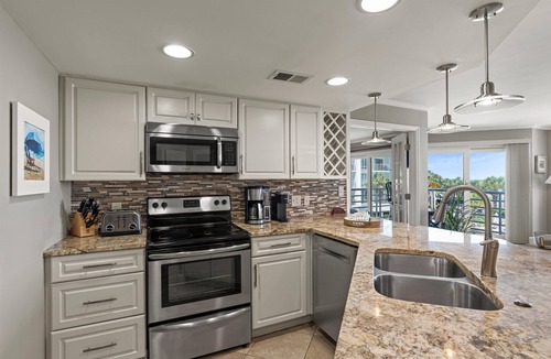Palmetto Dunes Condo | Direct Beachfront & Poolside Must See Renovation