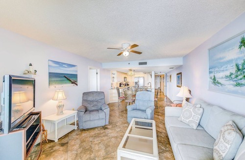 Redington Shores Condo | Direct Beachfront, Top Floor, Sleeps 10! Heated Pool 605