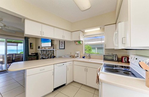 Nokomis Cottage | Direct Beachfront 2BR Cottage on Casey Key!