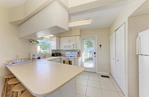 Nokomis Cottage | Direct Beachfront 2BR Cottage on Casey Key!