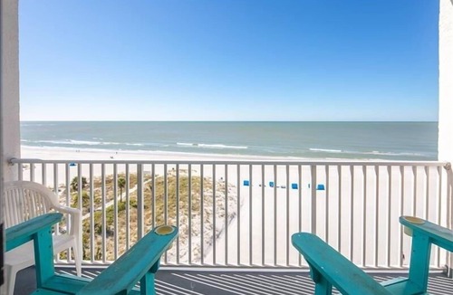 Madeira Beach House | Direct Beachfront Condo! Sleeps 6