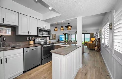 Belleair Beach Condo | Direct Gulf-Front Condo | Belleair Beach | 2BR/2BA