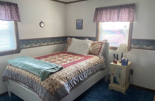 Acton House | Direct Lake frontage yet close to beaches