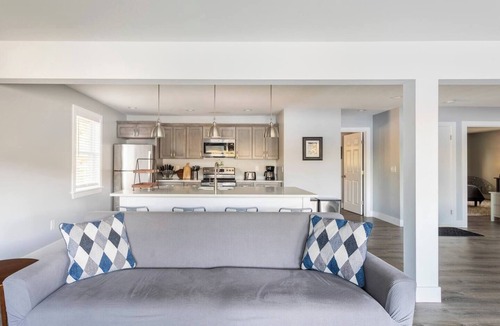 East Lyme Apartment | Direct Lakefront - Stunning Views and Panoramic Sunsets