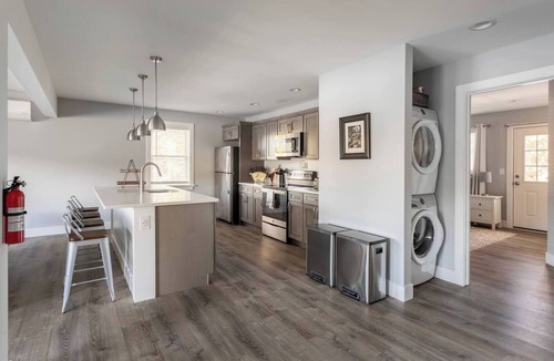 East Lyme Apartment | Direct Lakefront - Stunning Views and Panoramic Sunsets