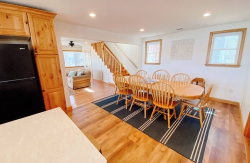 The Bays House | Direct Lakefront Retreat/Prime Summer Weeks/Mountain Views/Private Dock