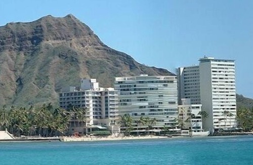 Diamond Head - Kapahulu - St. Louis Condo | Direct Ocean Beachfront! One bedroom one bath one parking!