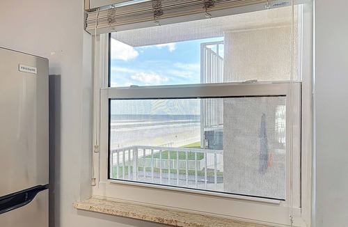 New Smyrna Beach Condo | Direct Ocean Front/Corner Unit! NoDriveBeach of New Smyrna !