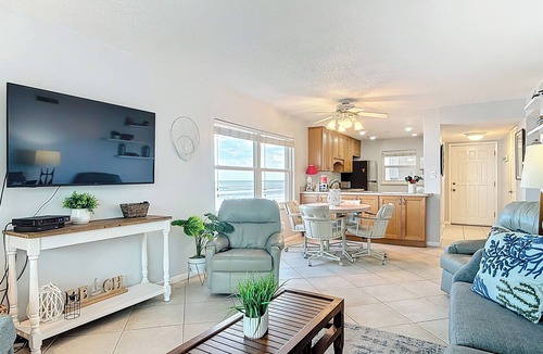 New Smyrna Beach Condo | Direct Ocean Front/Corner Unit! NoDriveBeach of New Smyrna !