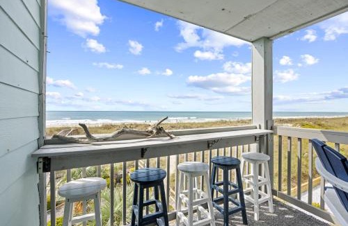 Ocean Drive Apartment | Direct Ocean Front 3BR/2BA Dog Friendly *OCEANFRONT*