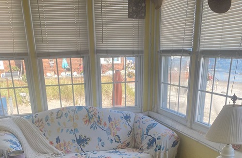 Devon House | DIRECT OCEAN FRONT HOME