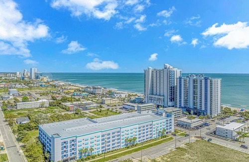 Downtown Myrtle Beach Apartment | Direct Ocean Front Studio Newly Renovated!