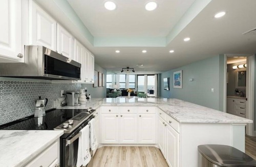 Light House Shores Condo | Direct Ocean Front Condo steps away from the Beach!