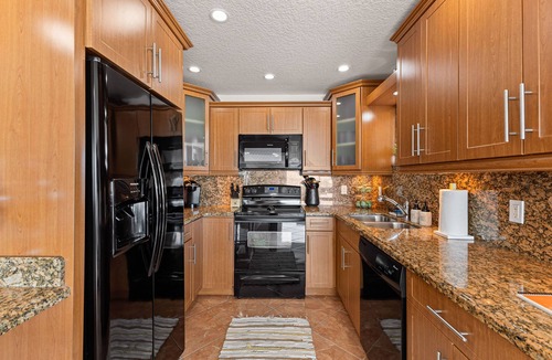Hollywood Condo | Direct Ocean View & Beach Access + Free Parking