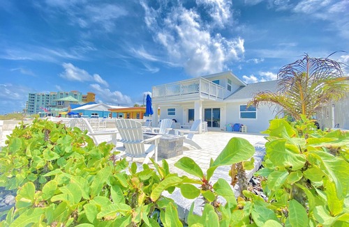 Boardwalk House | Direct Oceanfront Home 4BR 3BA Sleeps 12 Near Flagler Ave All Fees Included